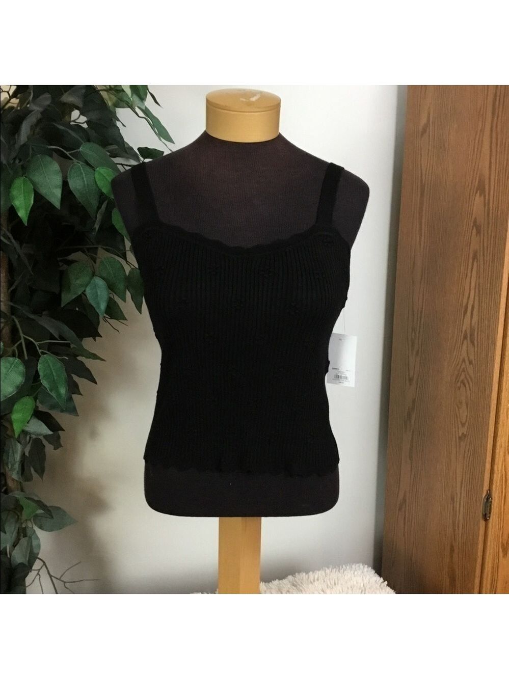 So XL Black raised floral detail ribbed sweater tank/cami